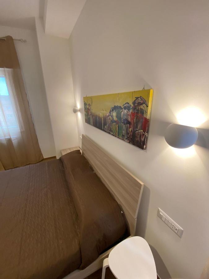 阿其利亚Viriamo House Roma公寓 外观 照片