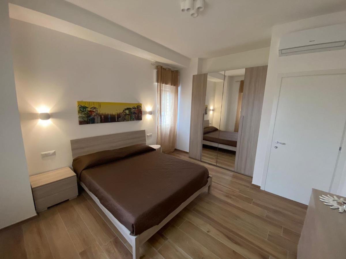 阿其利亚Viriamo House Roma公寓 外观 照片