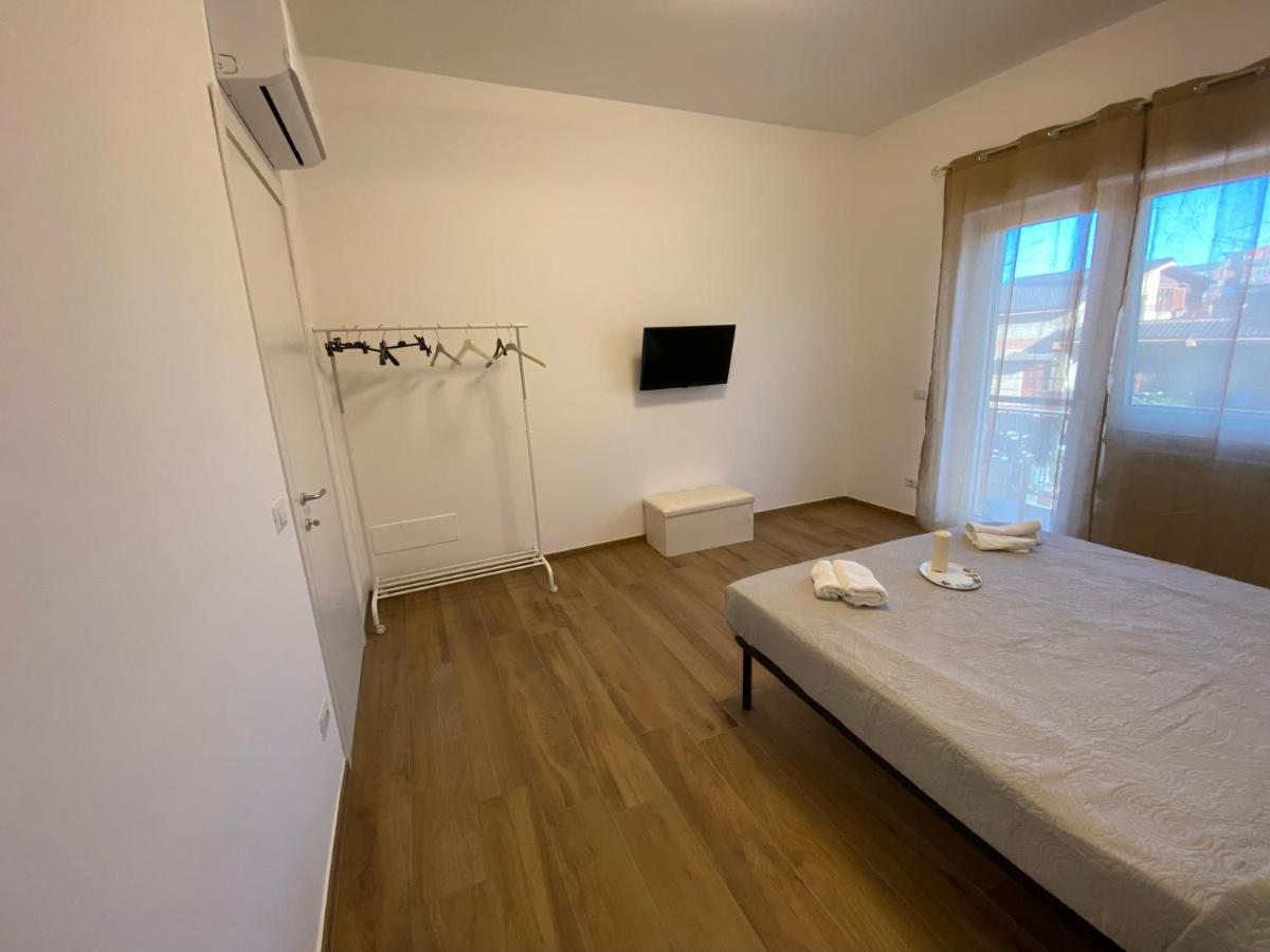 阿其利亚Viriamo House Roma公寓 外观 照片