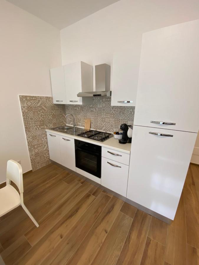 阿其利亚Viriamo House Roma公寓 外观 照片