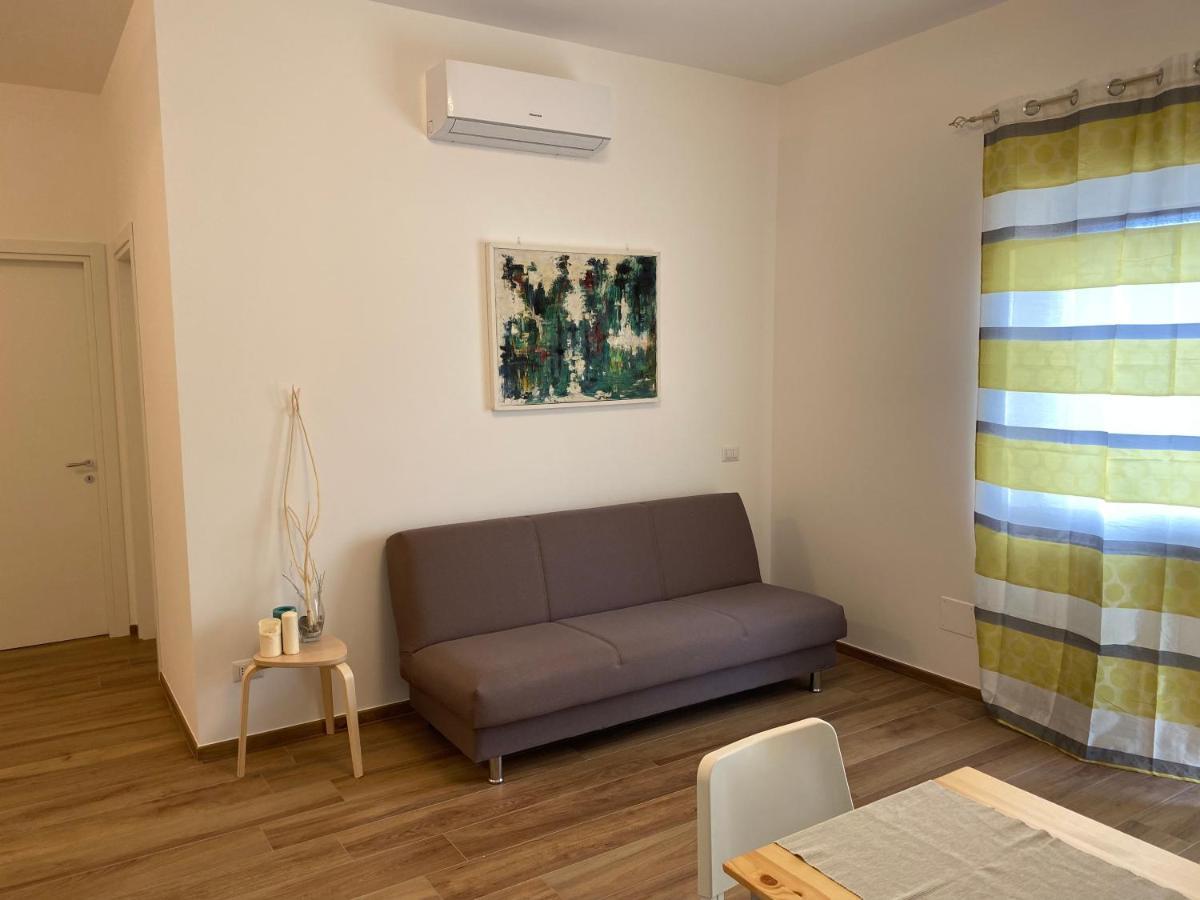 阿其利亚Viriamo House Roma公寓 外观 照片