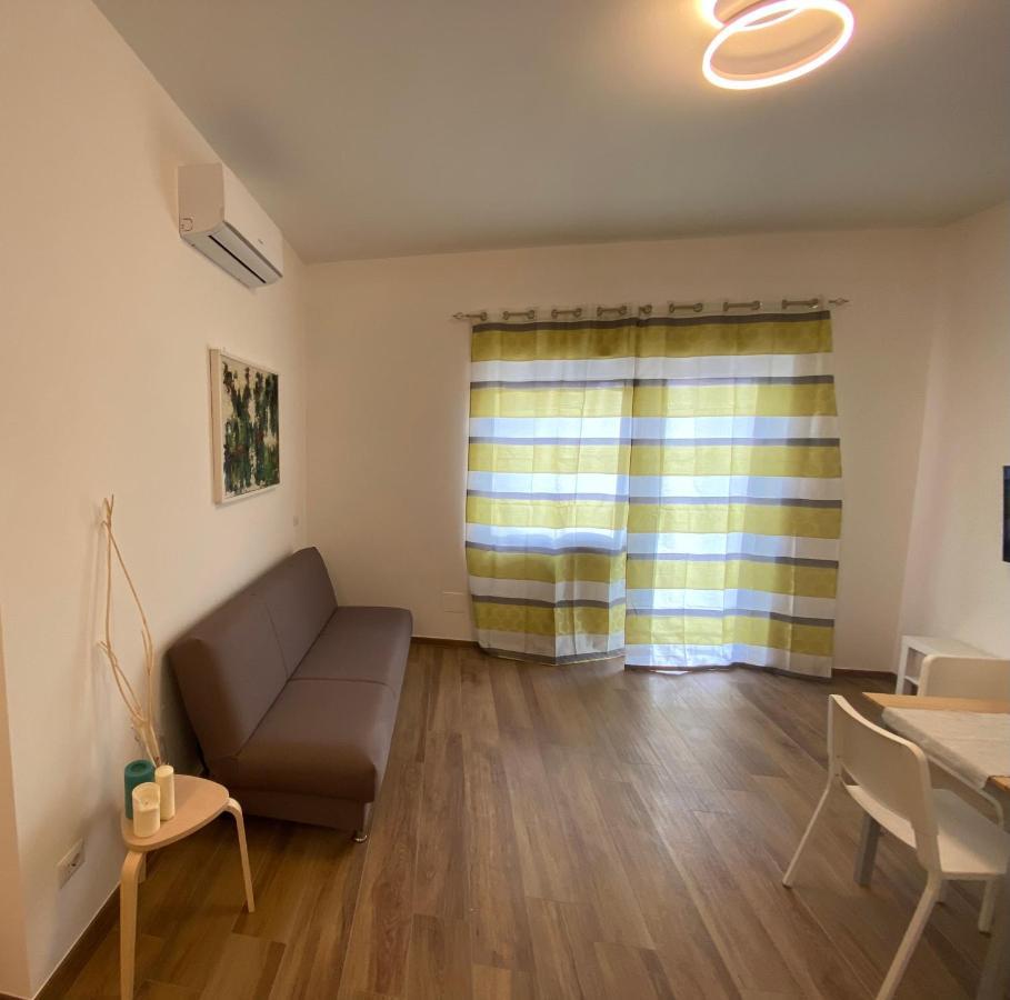 阿其利亚Viriamo House Roma公寓 外观 照片