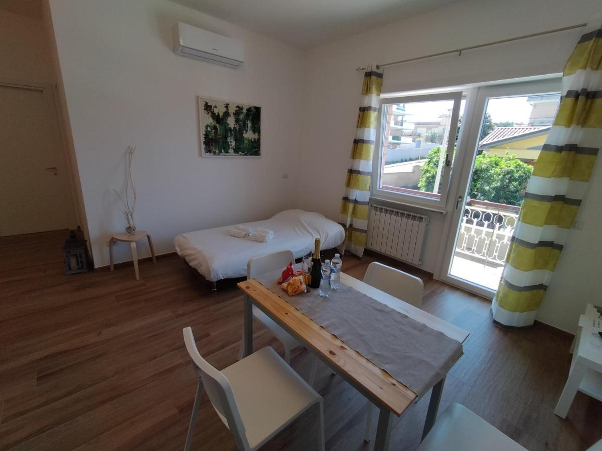 阿其利亚Viriamo House Roma公寓 外观 照片